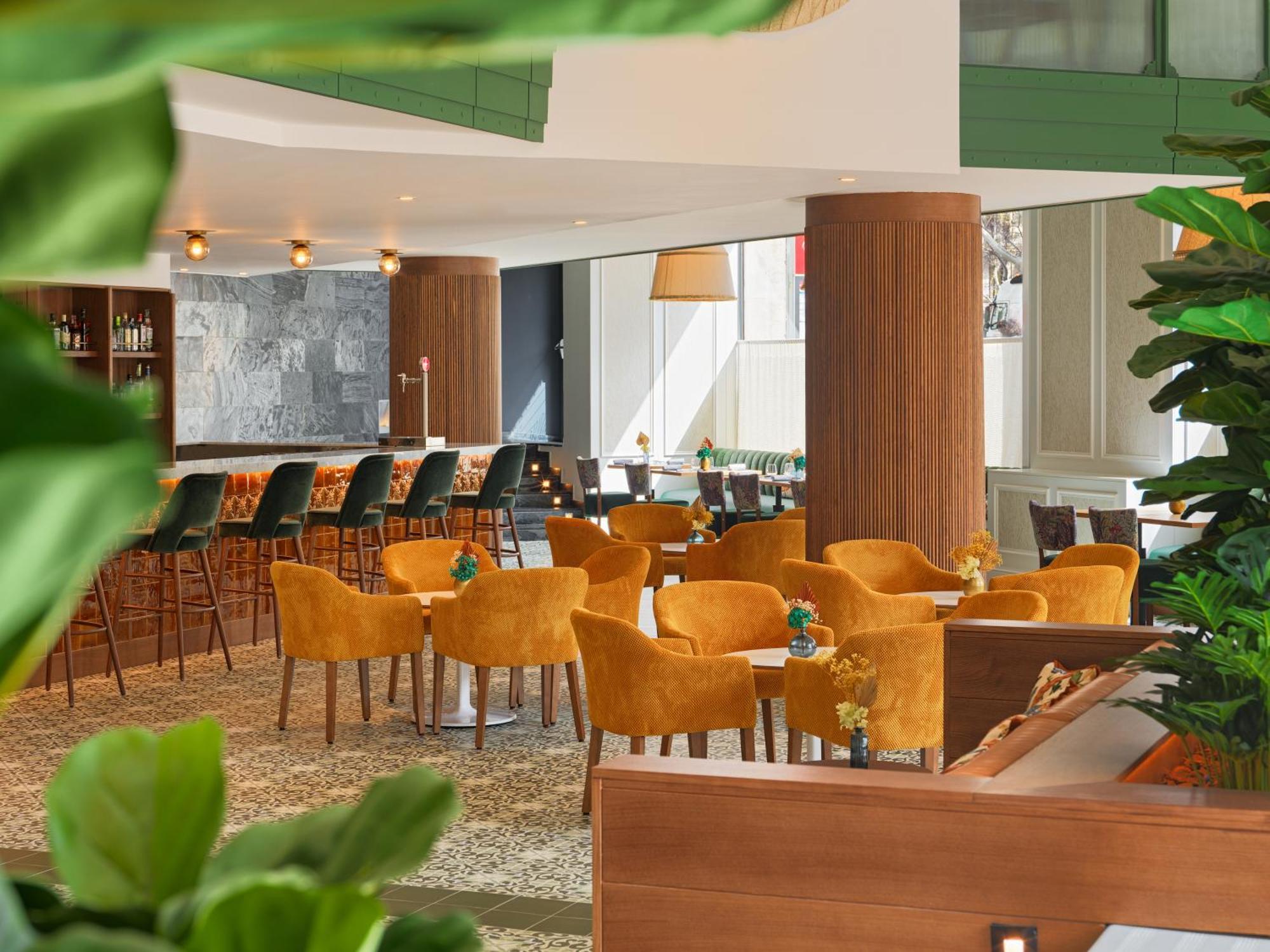 Hotell H10 Casanova 4*